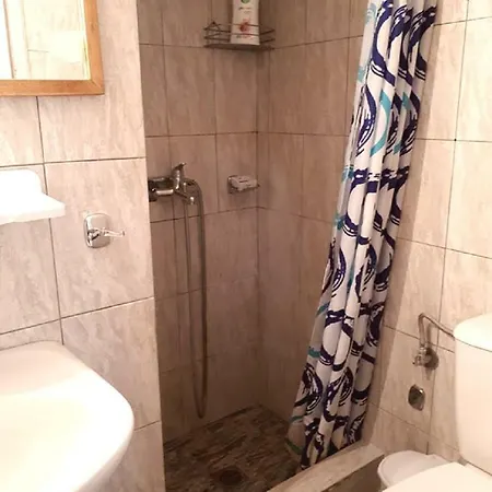 V&j Private Bedroom Rhodes City